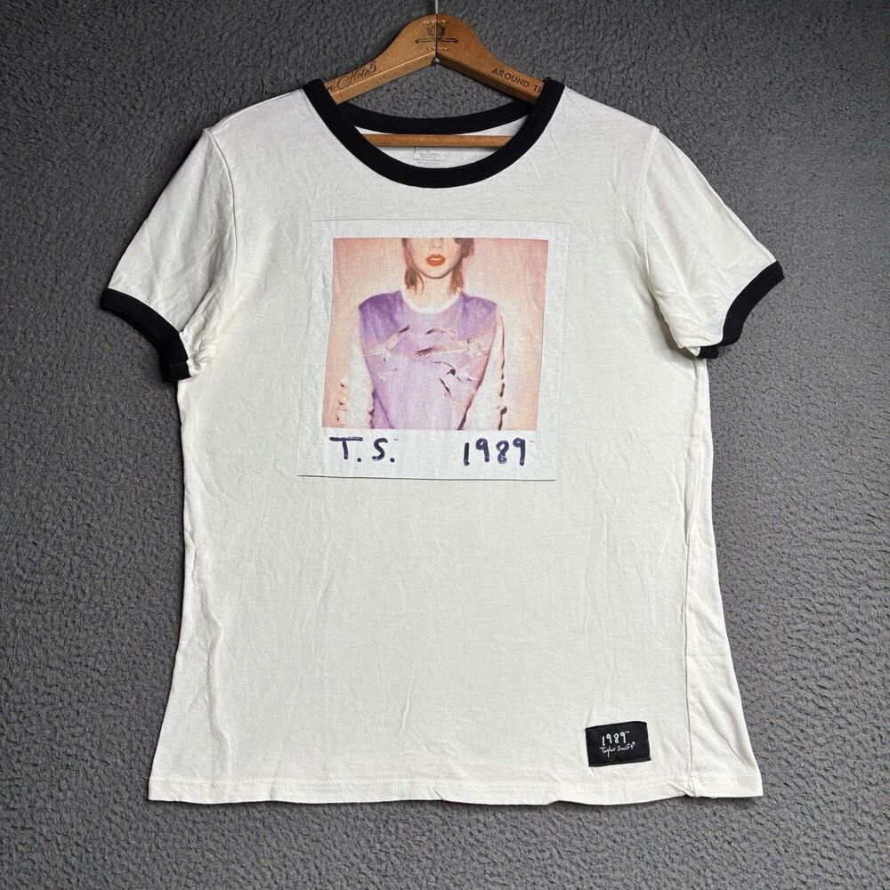 Taylor Swift 1989 Tour Polaroid Album CD Cover T-Shirt Size XL Eras Tour Swiftie